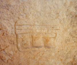 80 mnajdra (upper temple) - passageway inscription.jpg