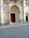 Ferrara-(1).jpg (63531 byte)